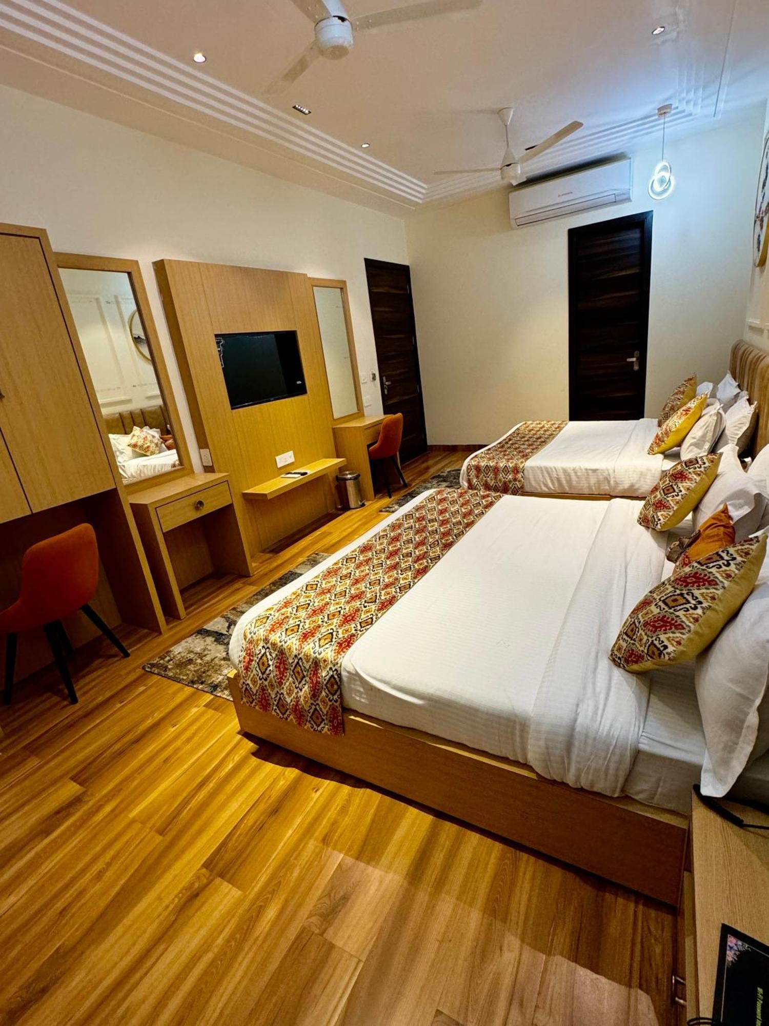 Hotel Heaven View - 50M From Golden Temple Amritsar Exterior foto
