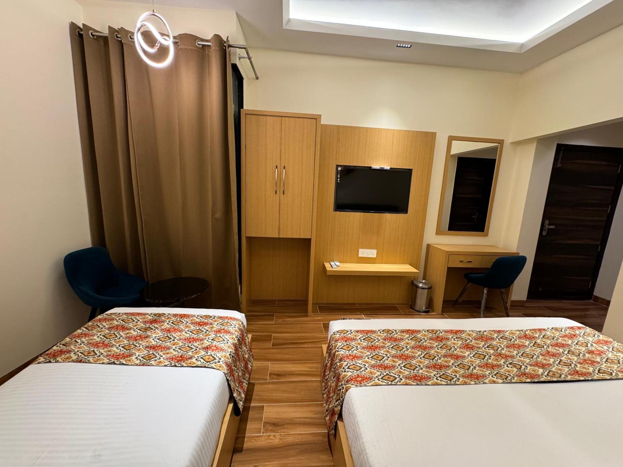 Hotel Heaven View - 50M From Golden Temple Amritsar Exterior foto