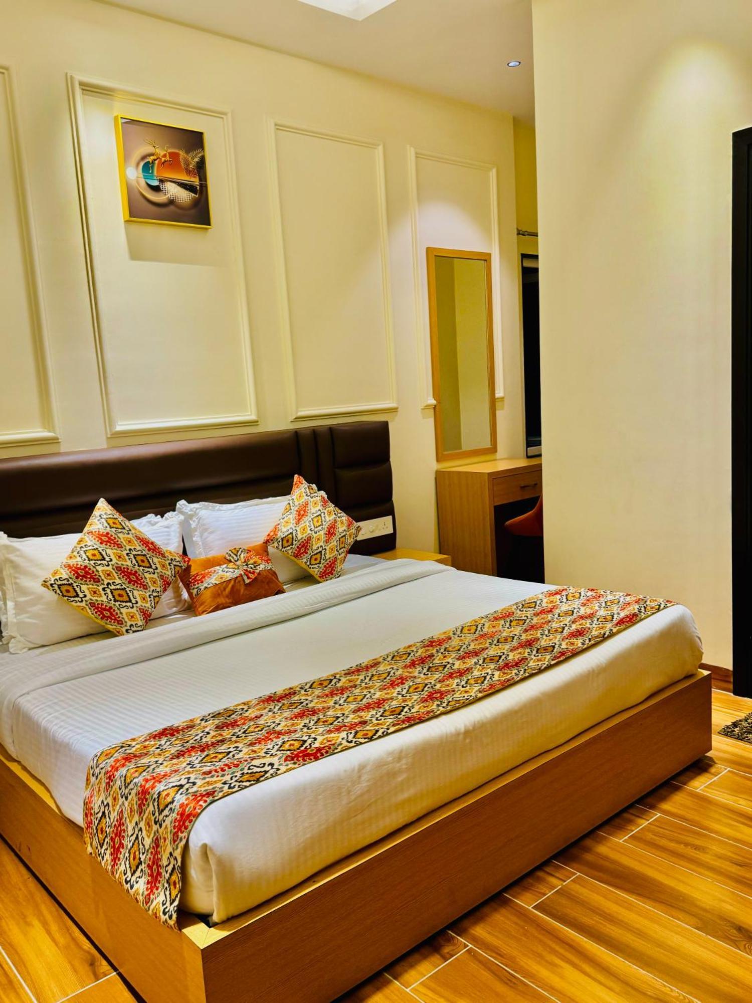 Hotel Heaven View - 50M From Golden Temple Amritsar Exterior foto