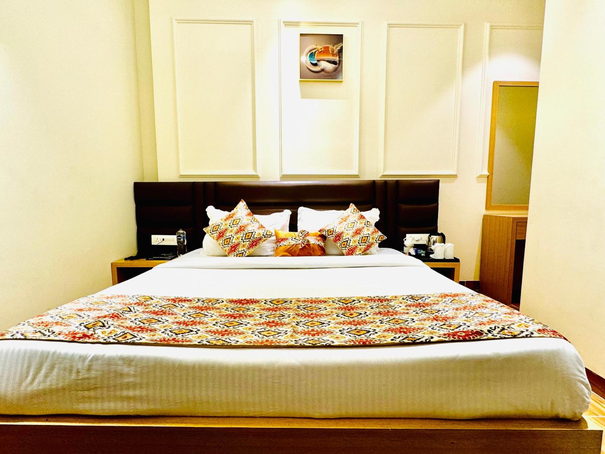 Hotel Heaven View - 50M From Golden Temple Amritsar Exterior foto